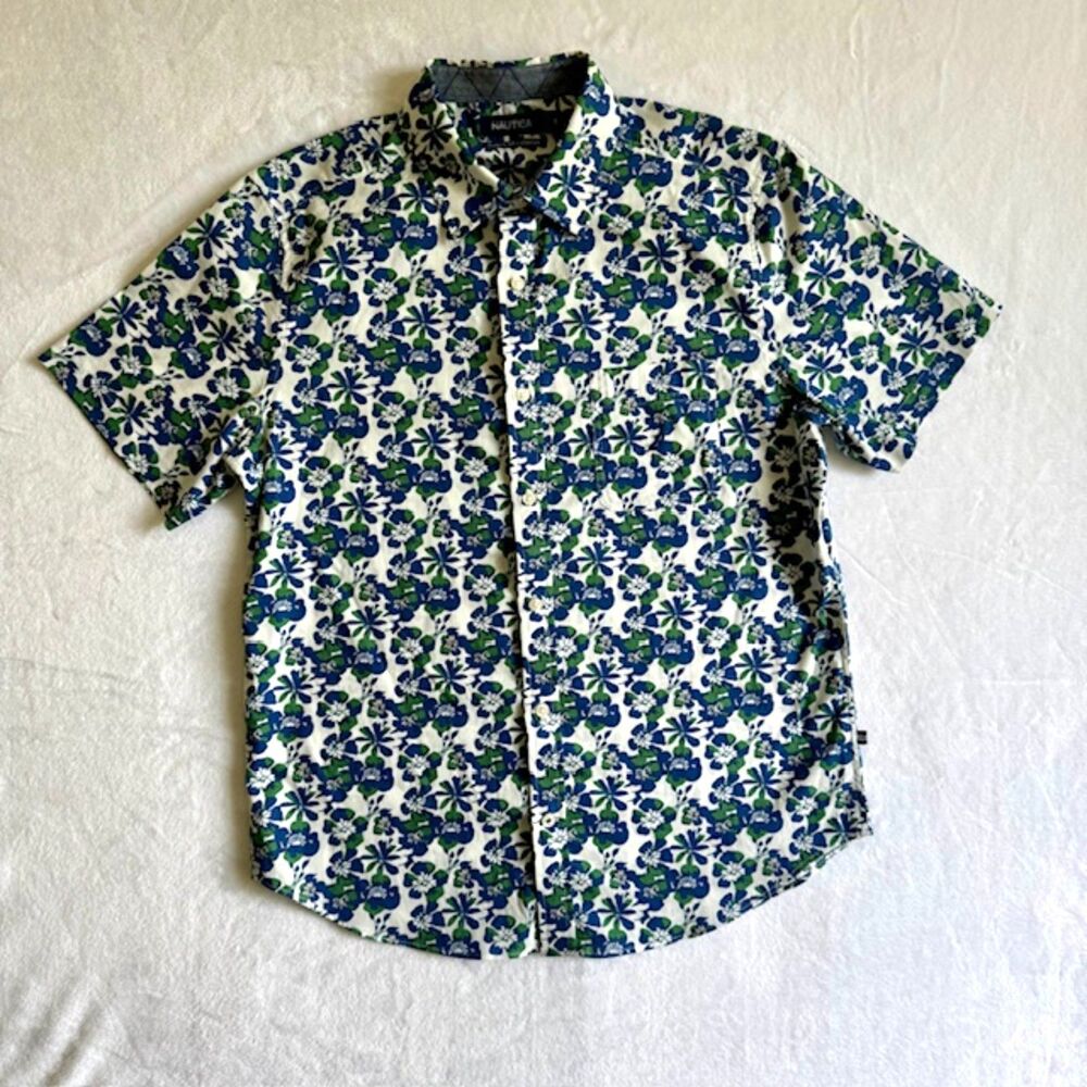 NAUTICA Mens SZ M SS Lightweight Tropical Floral Button Up Shirt Beach Hawaiian